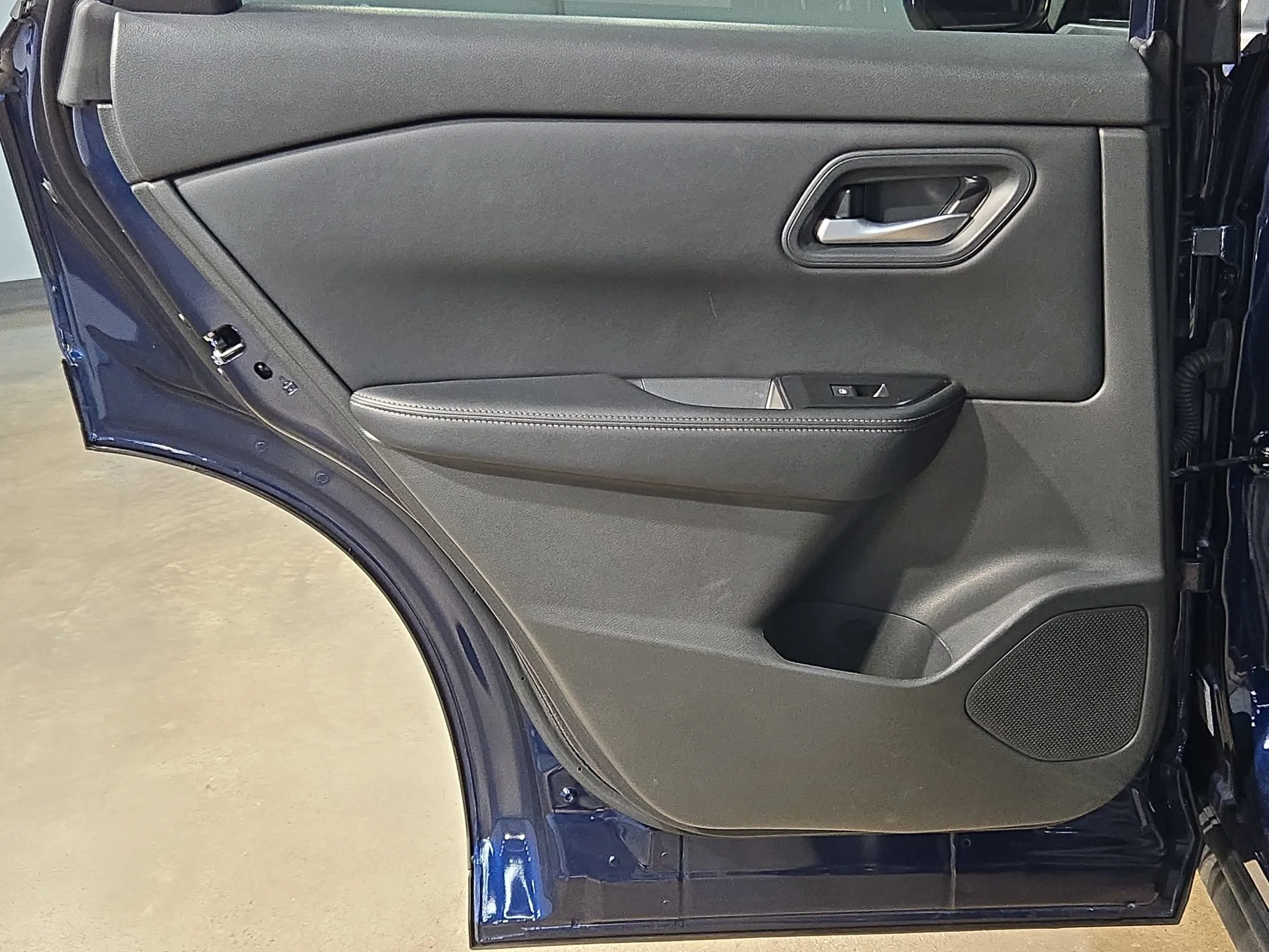 2025 Nissan Rogue SV - Photo 33