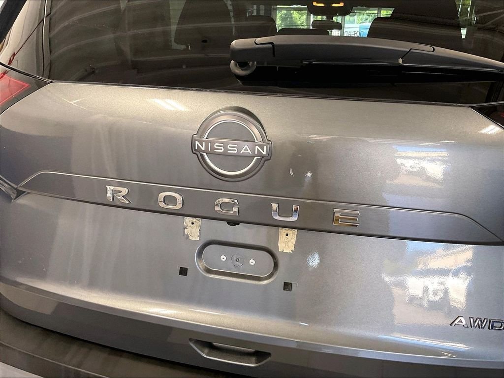 Used 2023 Gray Nissan S image 28