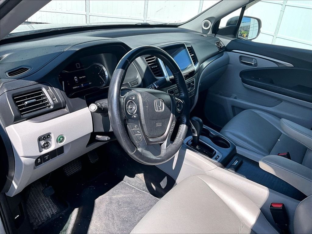 Used 2018 Gray Honda RTL-T image 8