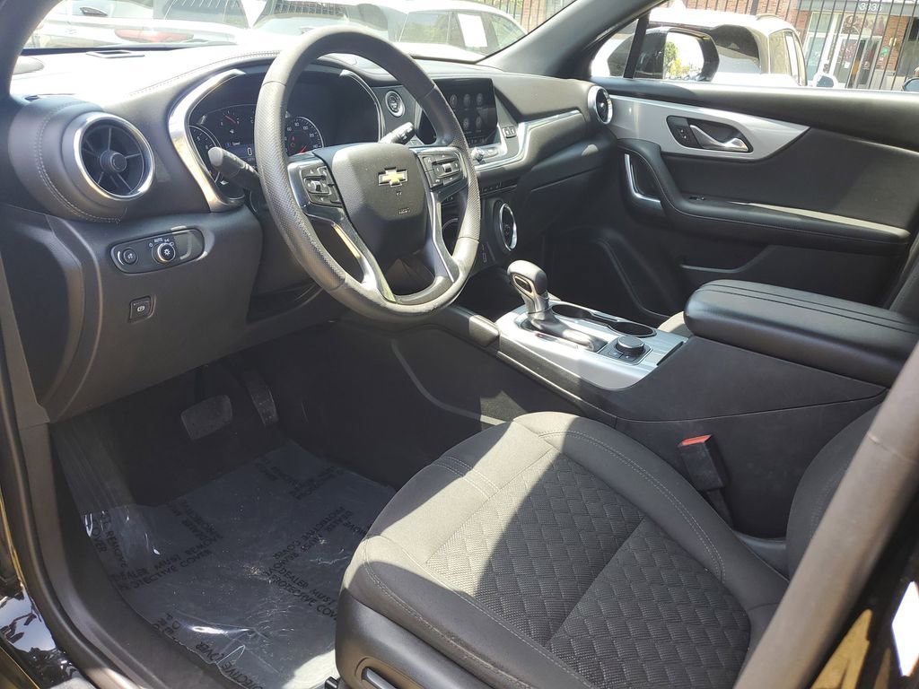 Used 2022 Black Chevrolet 2LT image 18