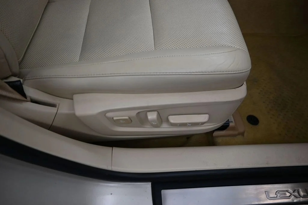 Used 2013 Beige Lexus 300h image 12