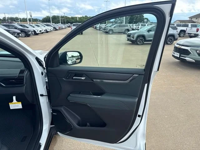 2026 GMC Acadia AT4 - Photo 16