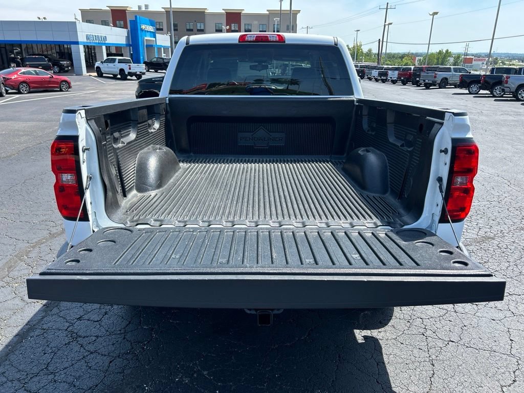 Used 2018 SUMMIT WHITE Chevrolet LT image 37