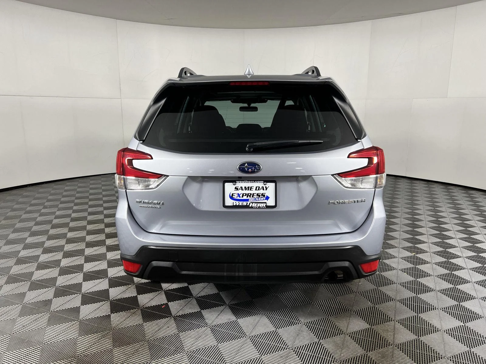 Used 2023 Ice Silver Metallic Subaru Premium image 27