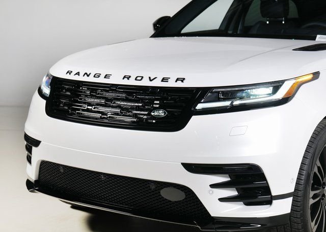New 2026 Ostuni Pearl White Land Rover Dynamic SE image 26