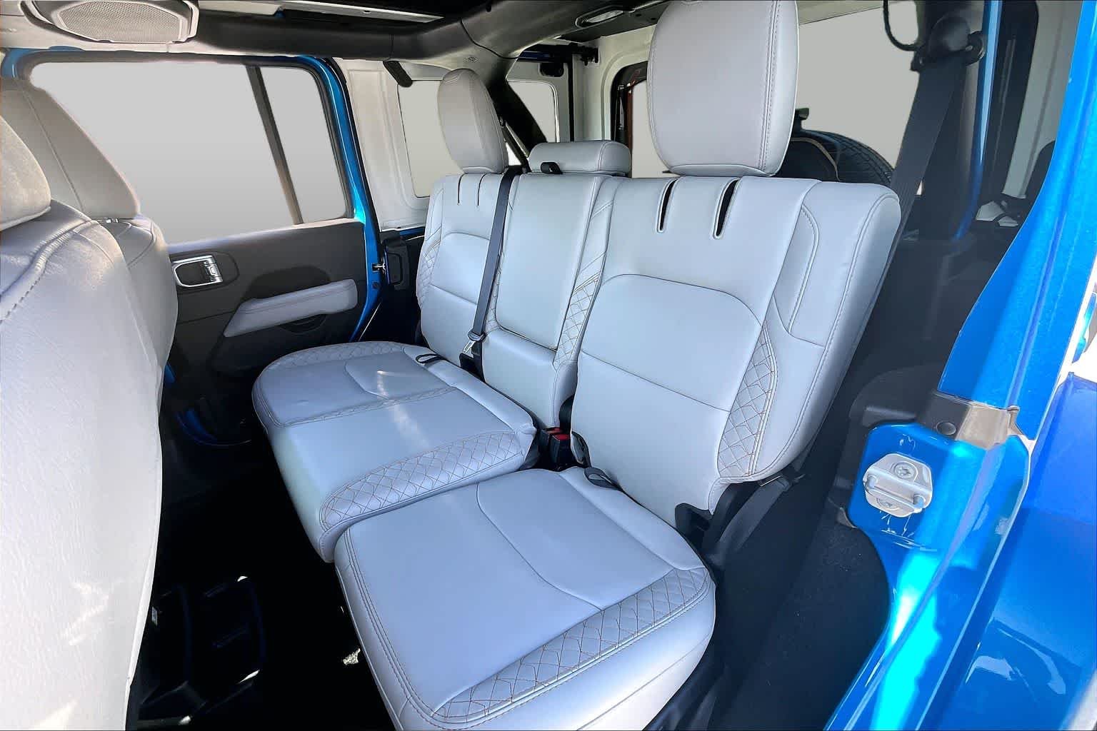Used 2023 Hydro Blue Pearlcoat Jeep Sahara High Altitude image 20
