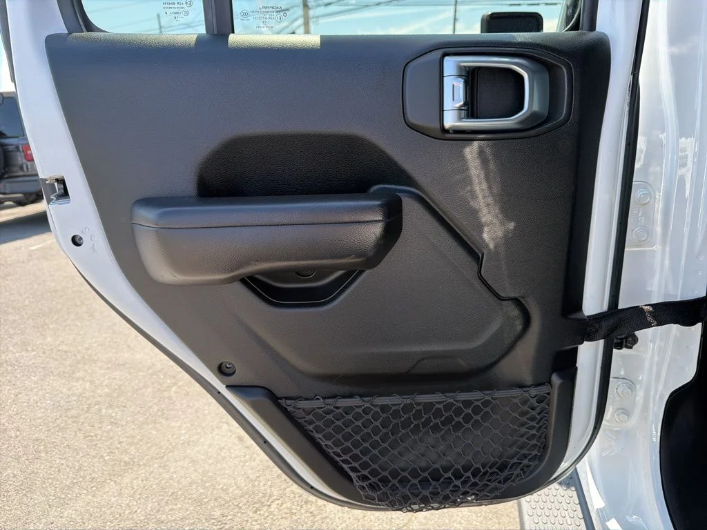Used 2018 White Jeep Unlimited Sport S image 18