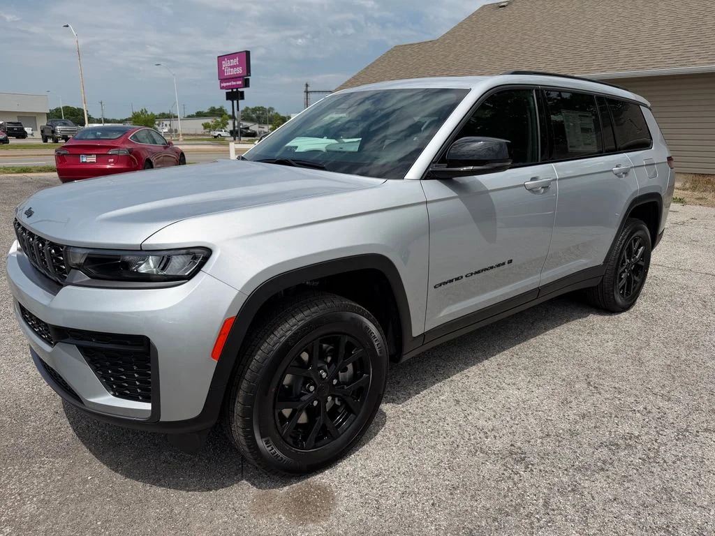 New 2026 Silver Jeep Laredo image 5