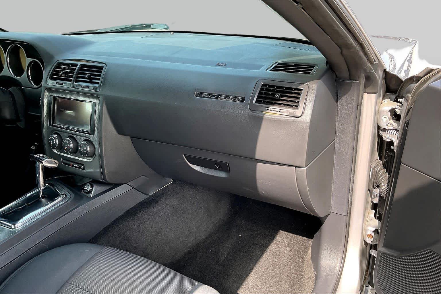 Used 2014 Billet Silver Metallic Clearcoat Dodge R/T image 15