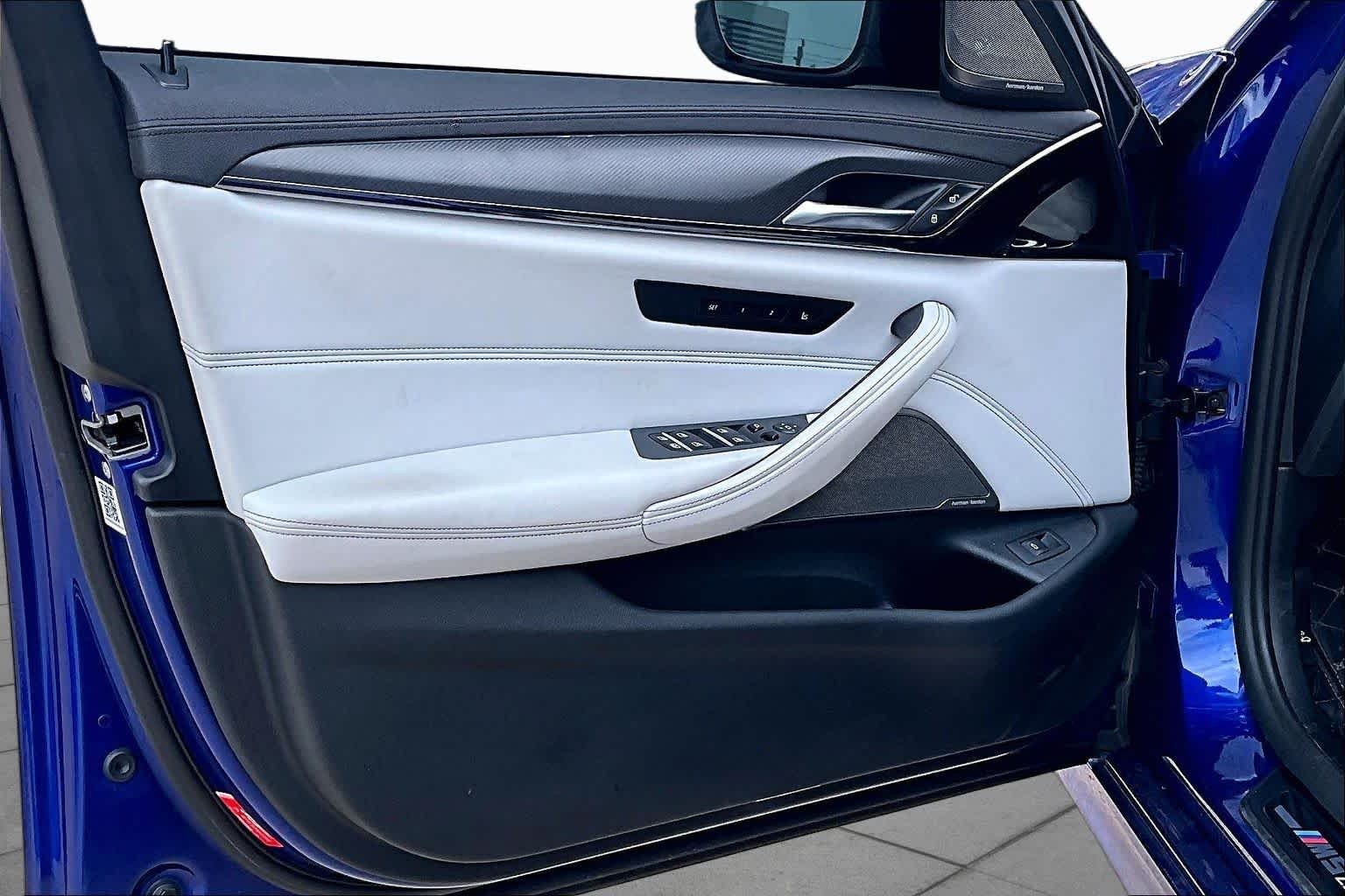 Used 2022 Marina Bay Blue Metallic BMW  image 21