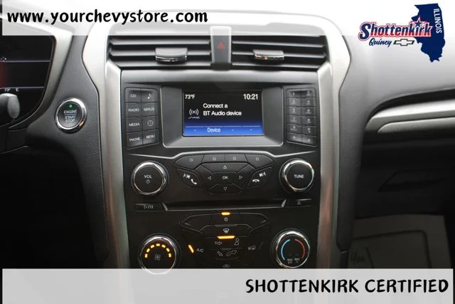 Used 2018 Gray Ford SE image 27