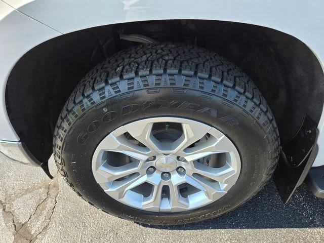 Used 2023 White Chevrolet LTZ image 25