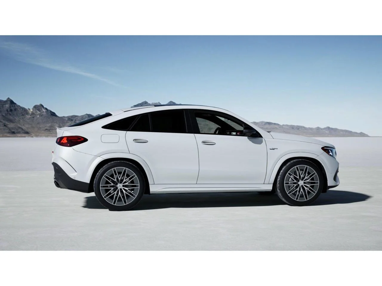 New 2027 MANUFAKTUR Moonlight White Metallic Mercedes-Benz AMG® GLE 53e 4MATIC+ Coupe image 17