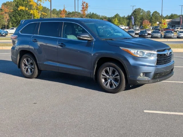 Used 2015 Toyota Highlander LE Plus with VIN 5TDZKRFH8FS046376 for sale in Bogart, GA