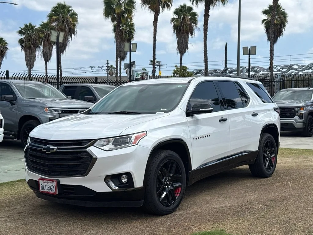 Used 2019 IRIDESCENT PEARL TRICOAT Chevrolet Premier image 1