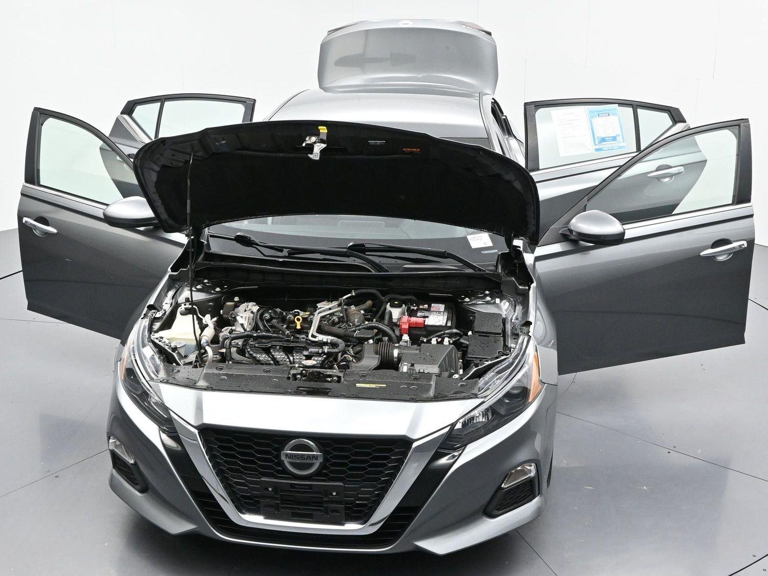 Used 2022 Gun Metallic Nissan 2.5 S image 39