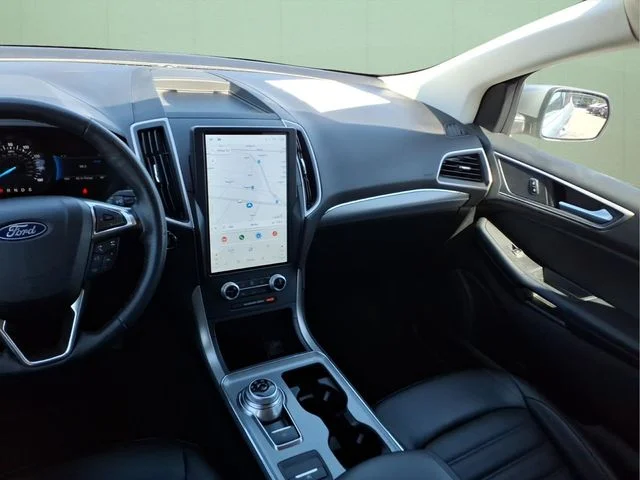 Used 2022 Silver Ford SEL image 19