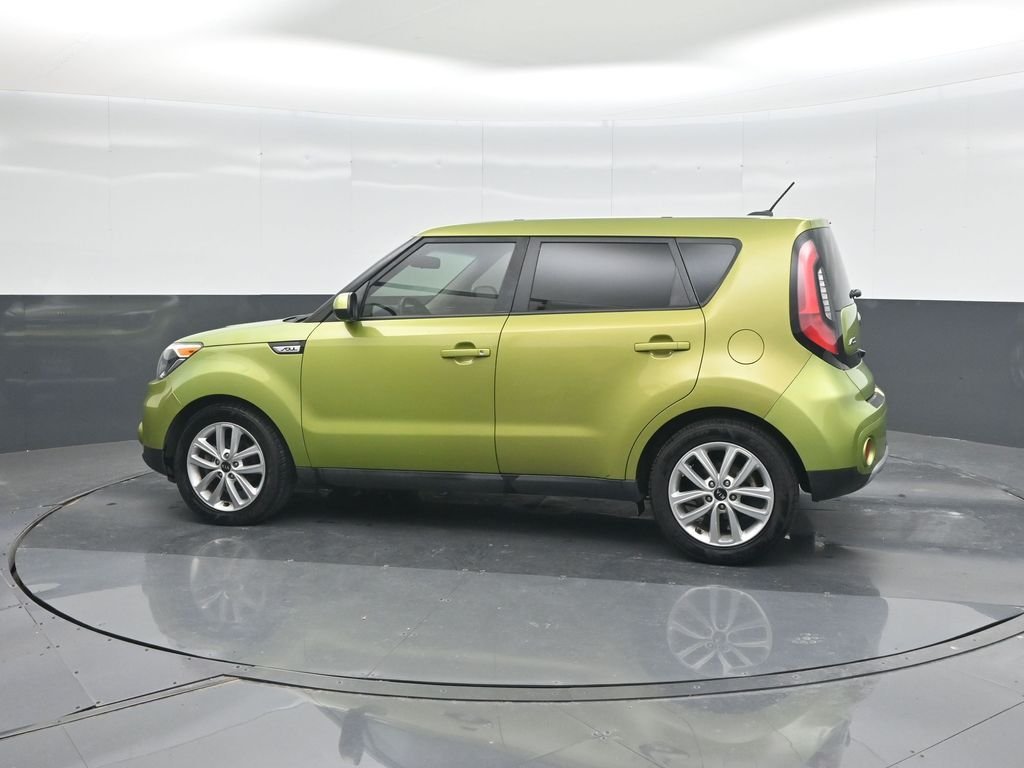 Used 2018 Green Kia Plus image 26