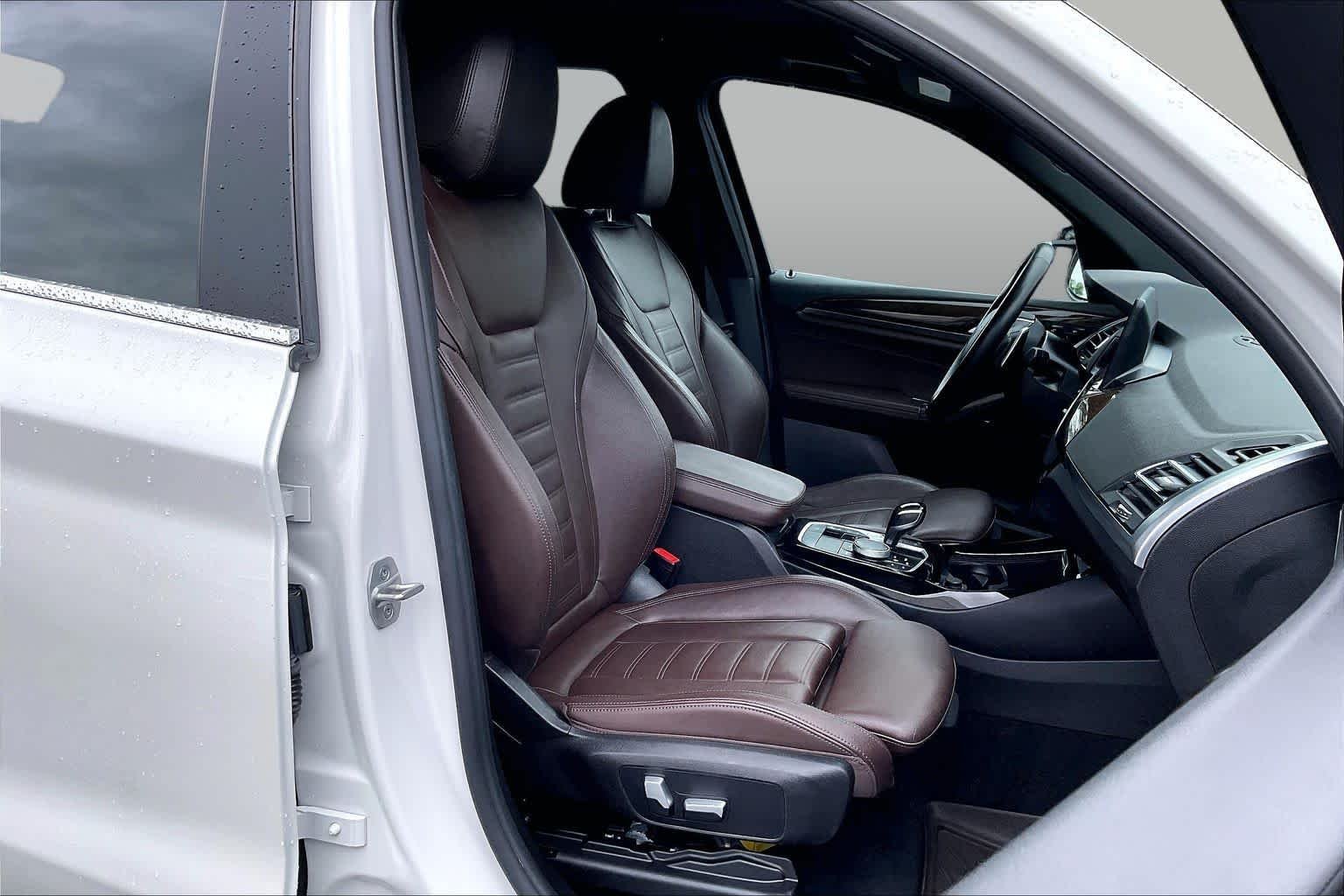 Used 2022 Mineral White Metallic BMW xDrive30i image 8