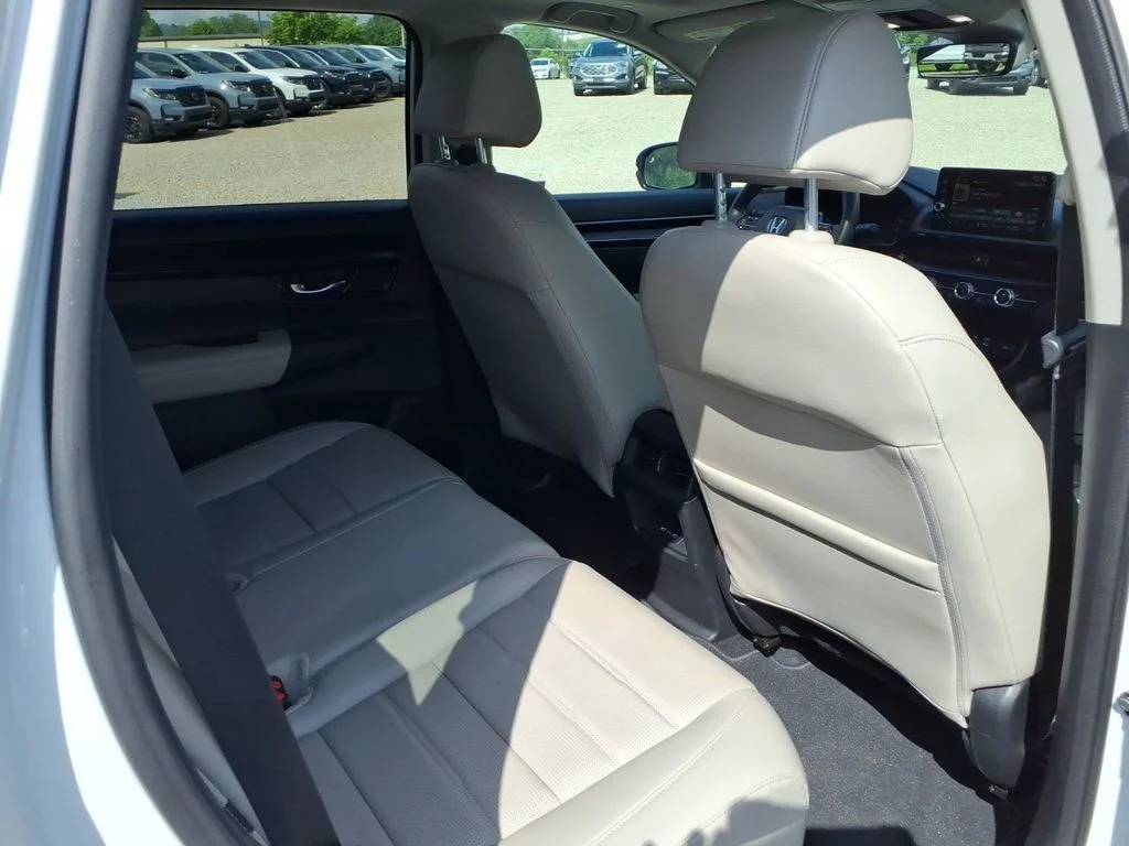 Used 2024 White Honda EX-L image 25
