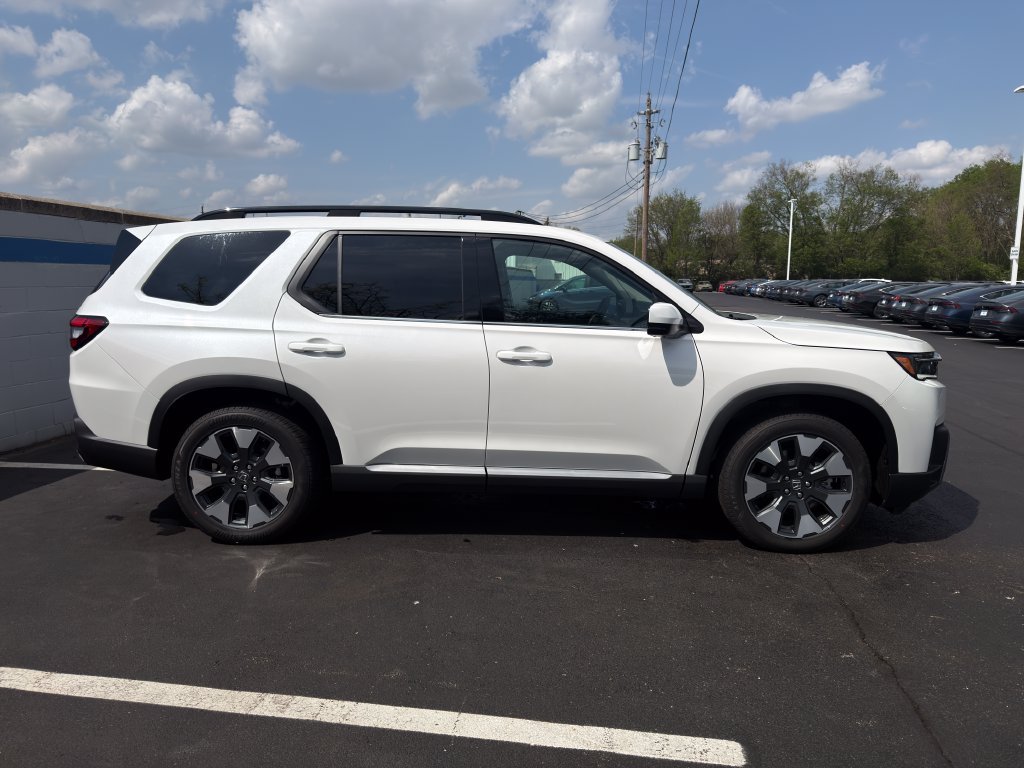 New 2026 Platinum White Pearl Honda Touring image 6