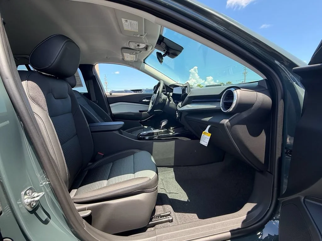 New 2026 Summit White Chevrolet LT image 10