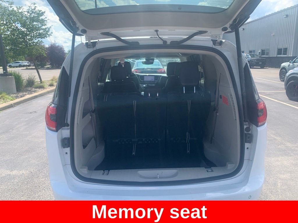Used 2024 White Chrysler Touring L image 13