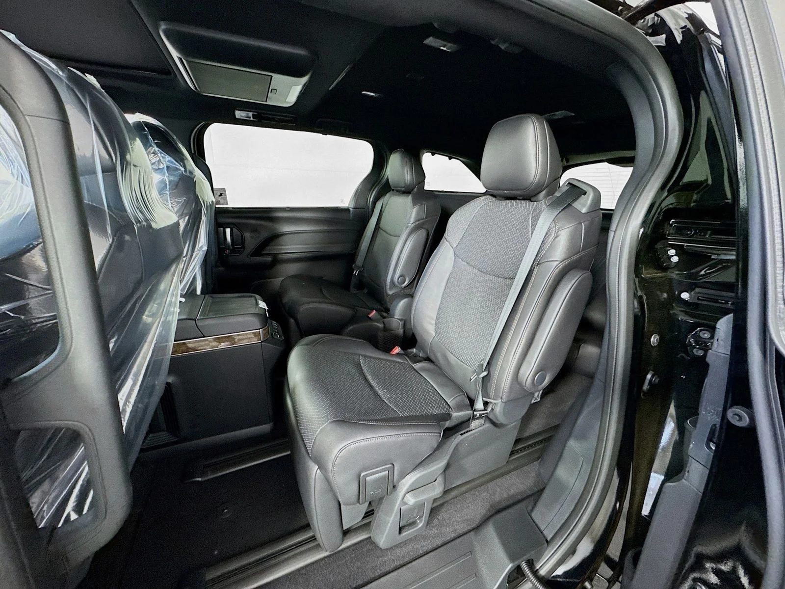 New 2026 Midnight Black Metallic Toyota  Platinum image 9