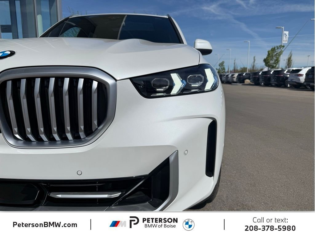 New 2026 Mineral White Metallic BMW xDrive40i image 38