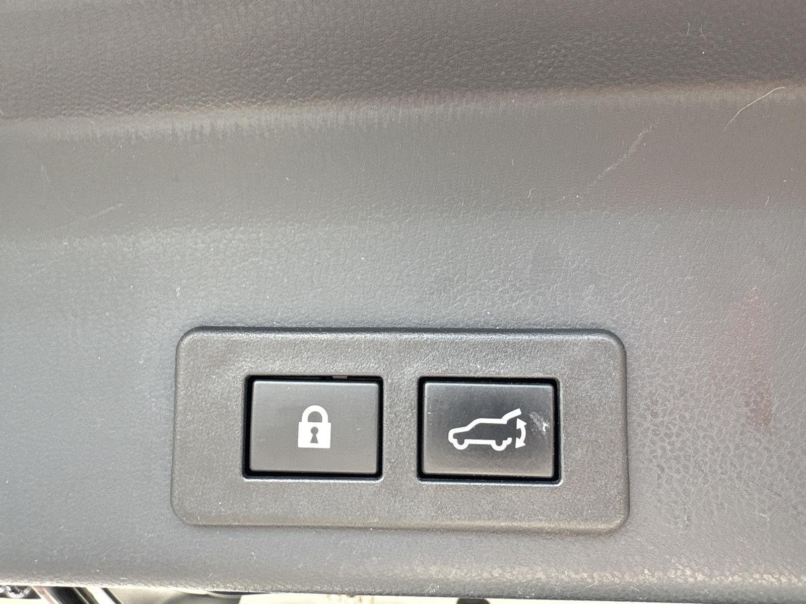 Used 2021 Crystal White Pearl Subaru Touring image 23