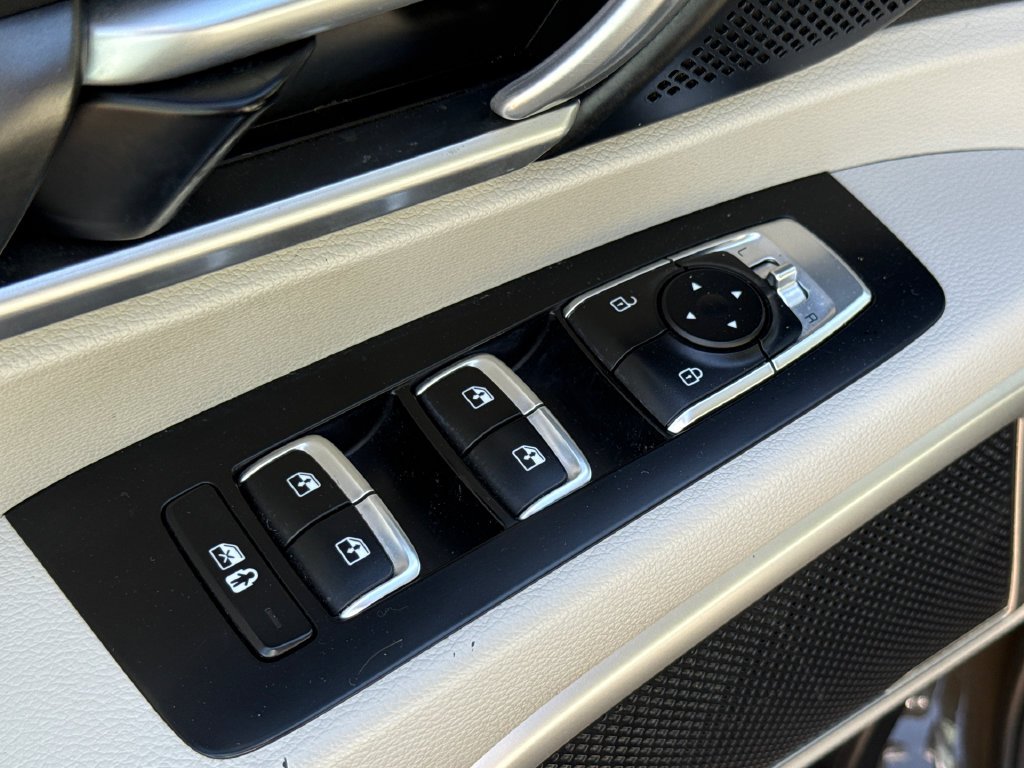 Used 2020 Green Kia S image 20
