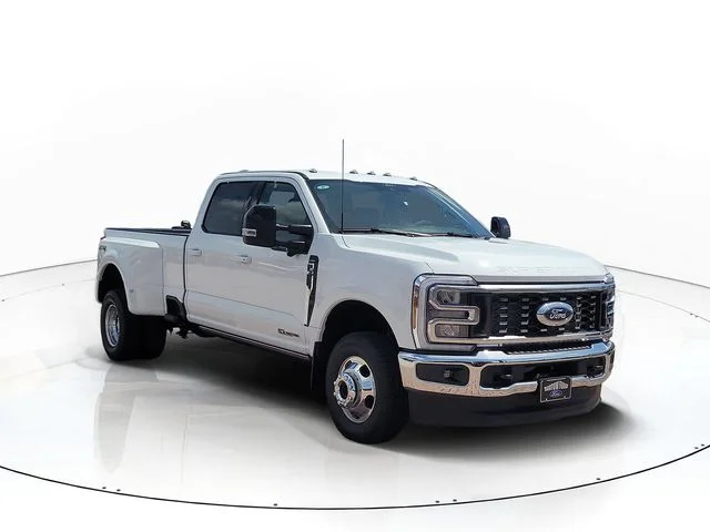 New 2026 Oxford White Ford Lariat image 3