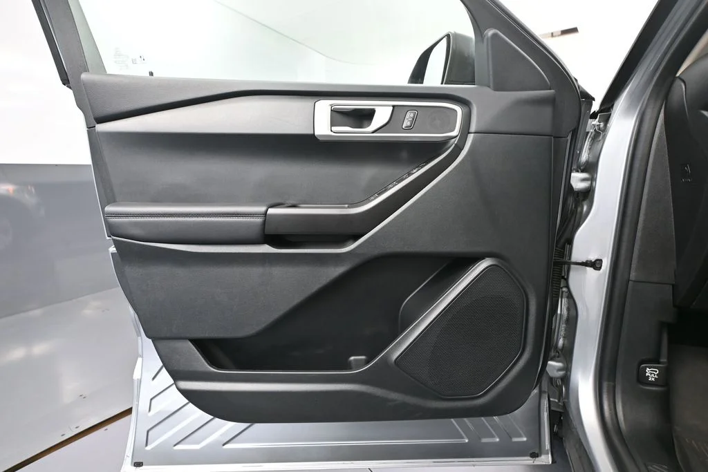 Used 2022 Silver Ford Base image 18