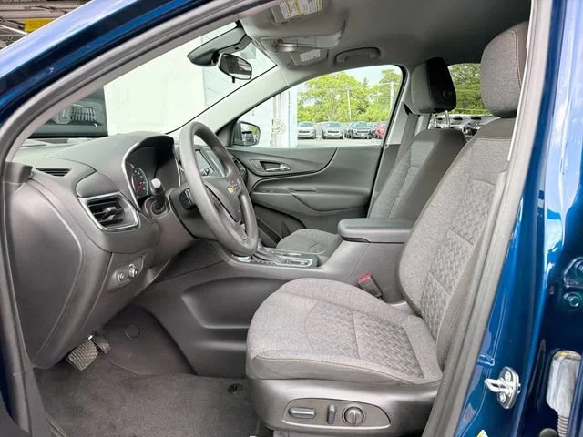 Used 2022 BLUE GLOW METALLIC Chevrolet LT image 10
