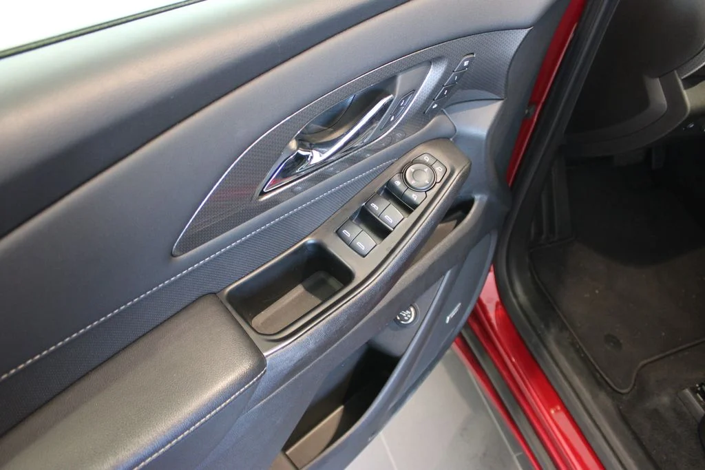 Used 2023 Red Chevrolet Premier image 31