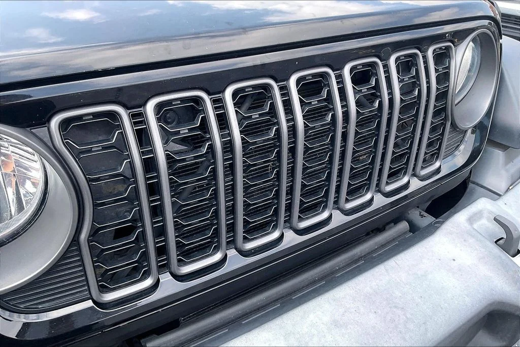 Used 2024 Black Jeep Sport S image 30