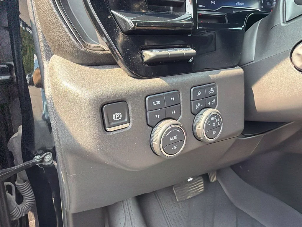 Used 2025 Black Chevrolet ZR2 image 25