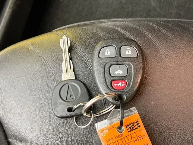 Used 2007 Yellow Pontiac Base image 23
