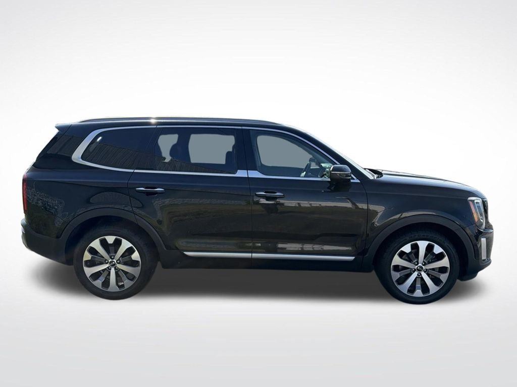 Used 2020 Black Kia S image 4