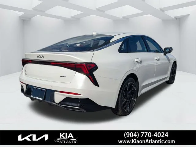 New 2026 White Kia GT-Line image 3