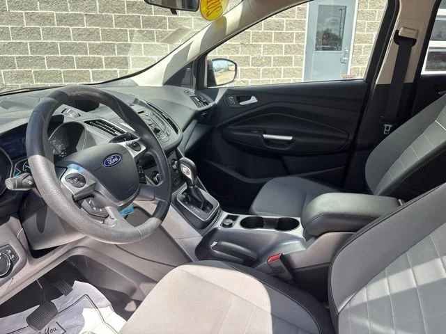 Used 2014 Red Ford SE image 16
