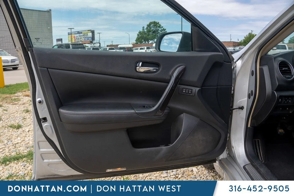 Used 2012 Silver Nissan 3.5 SV image 14