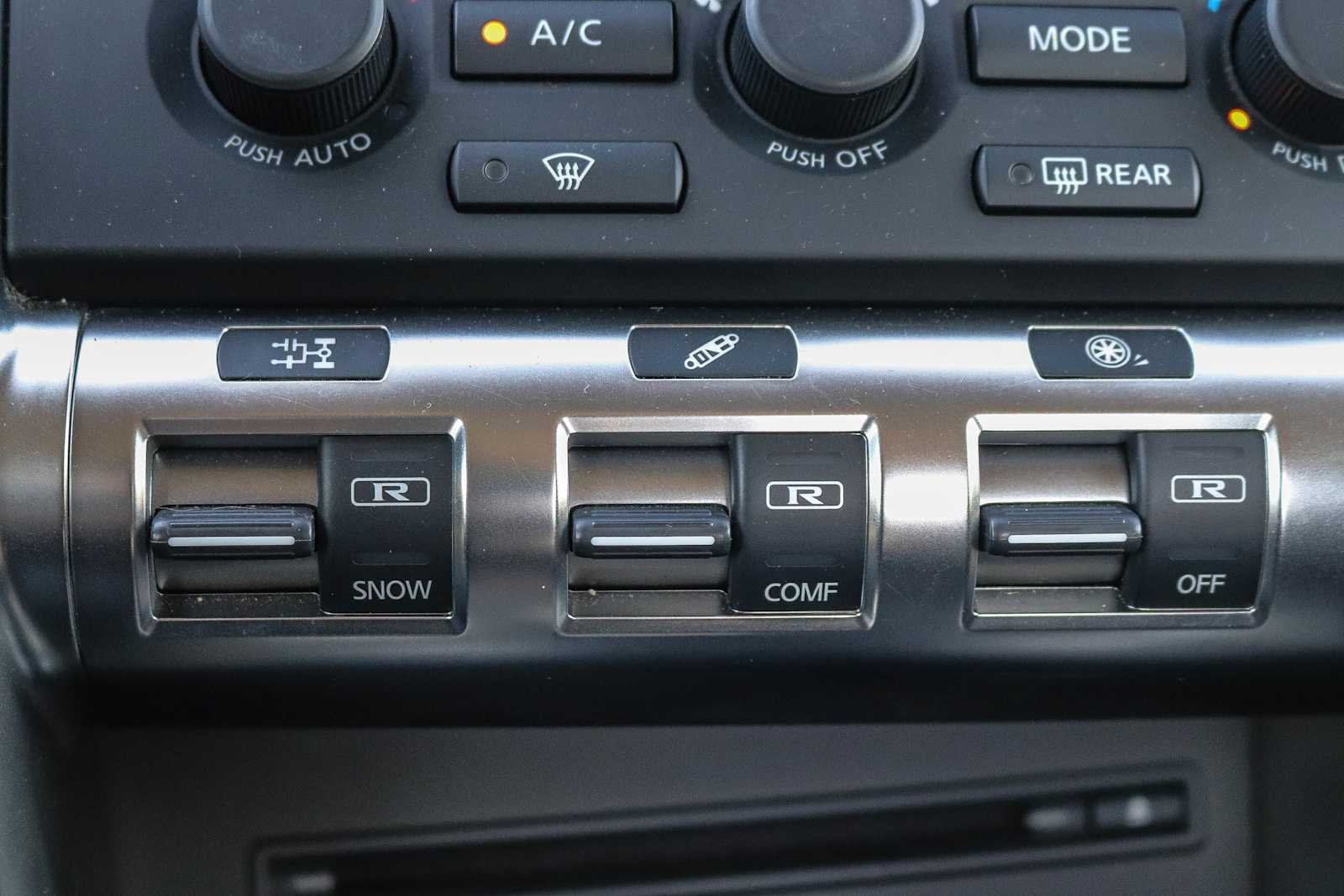 Used 2009 Gun Metallic Nissan Premium image 22