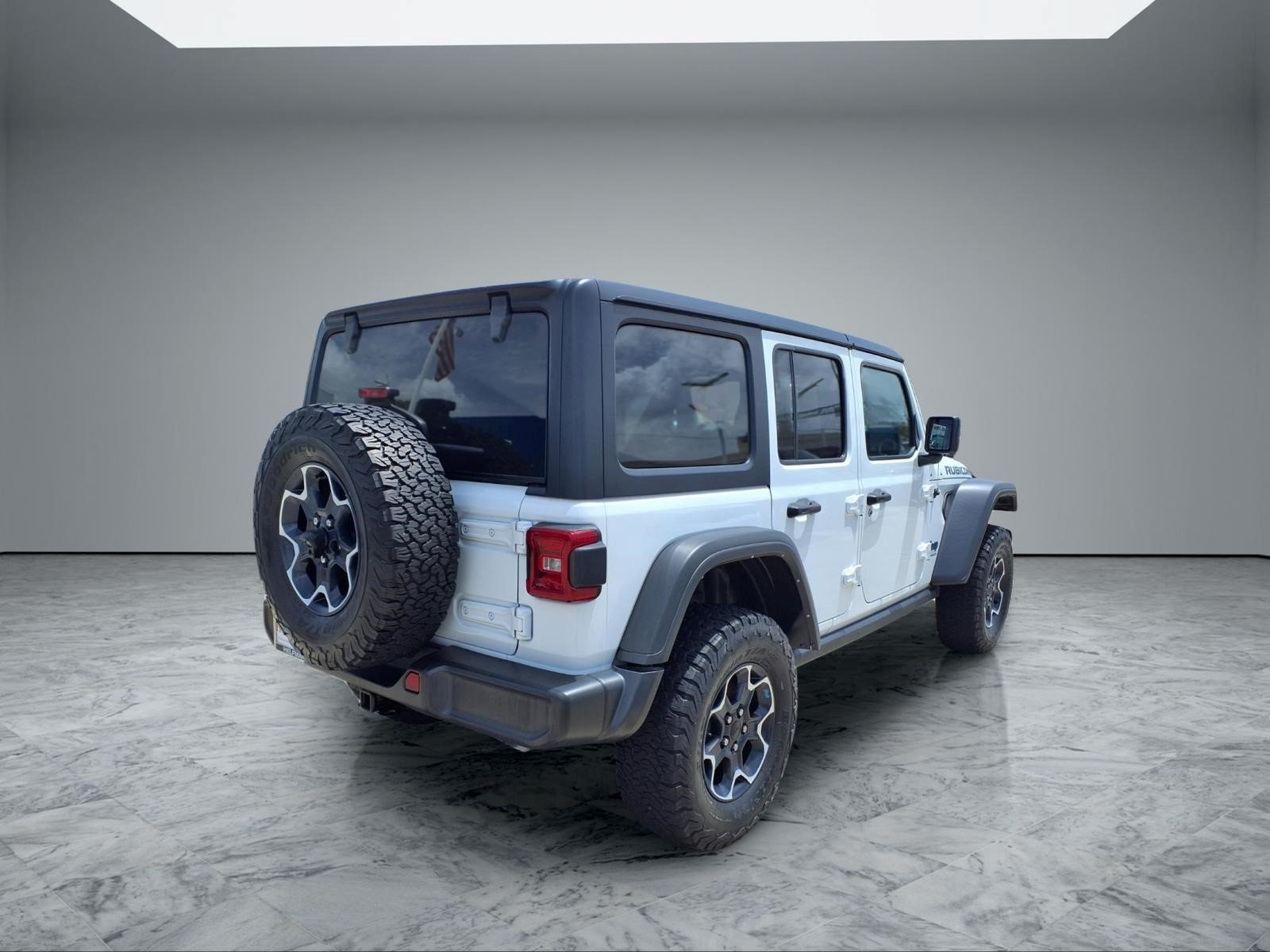 Used 2023 Bright White Clearcoat Jeep Rubicon image 7