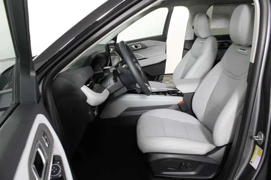 2026 Ford Explorer Platinum - Photo 24