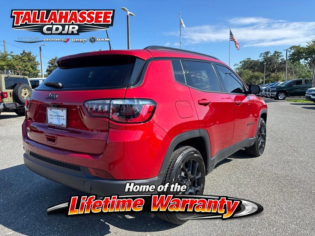 New 2026 Red Hot Pearlcoat Jeep Latitude image 3