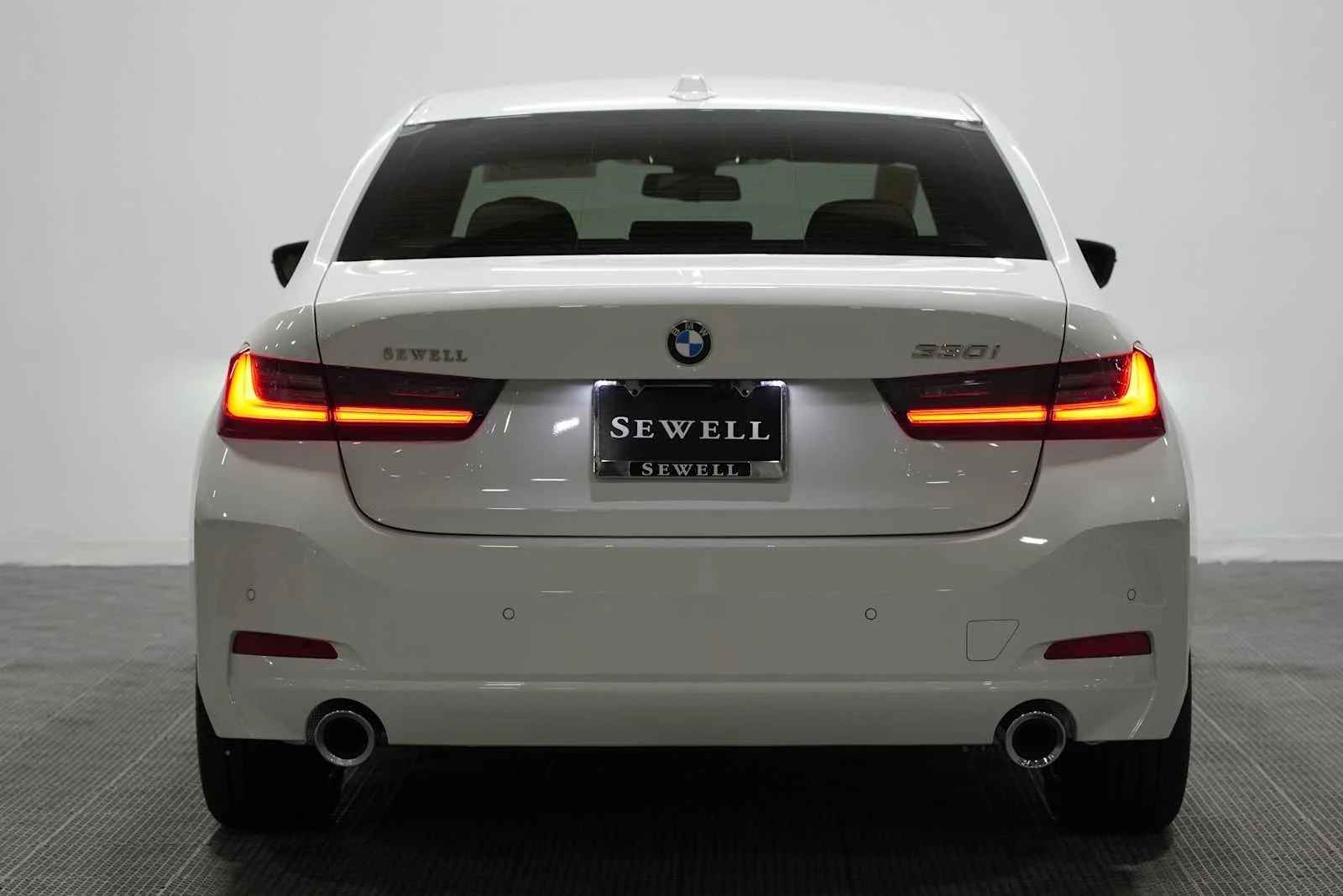 New 2026 Alpine White BMW 330i NA image 4