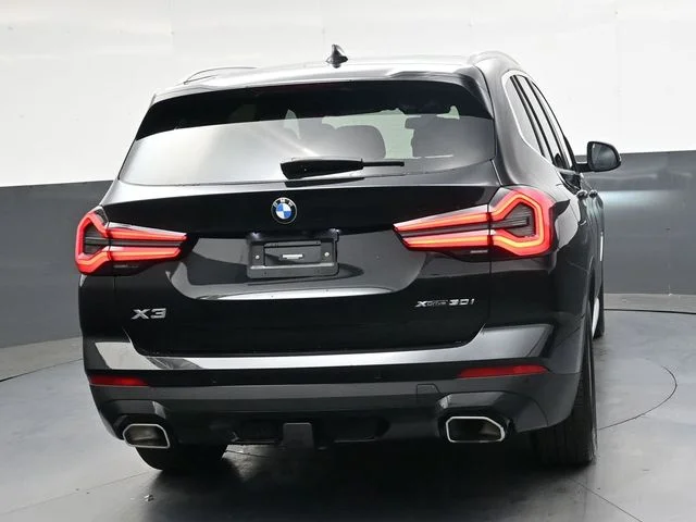 Used 2023 Black BMW xDrive30i image 4