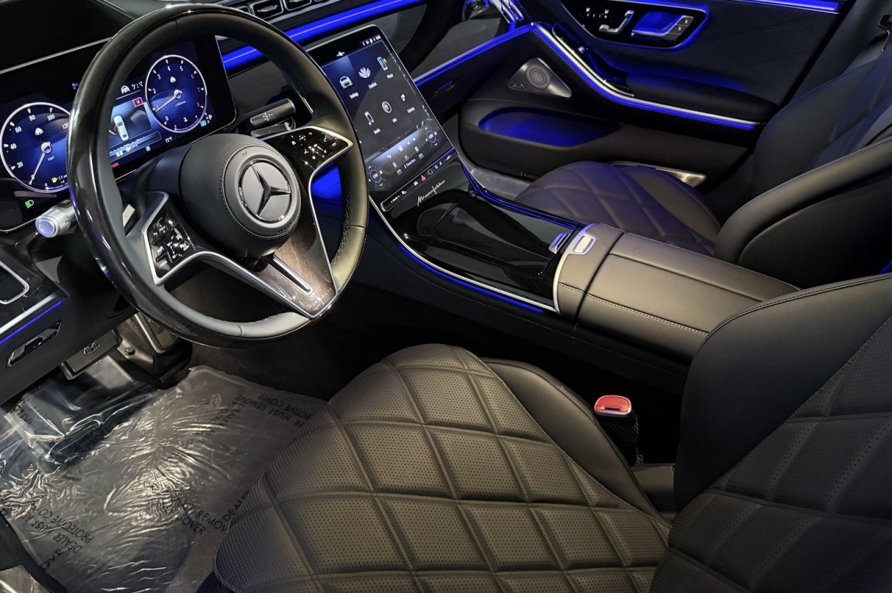 New 2026 Obsidian Black Metallic Mercedes-Benz Maybach S 680 4MATIC® Sedan image 9