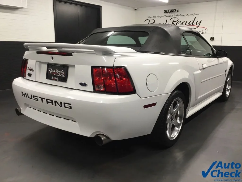 Used 2003 White Ford GT image 21